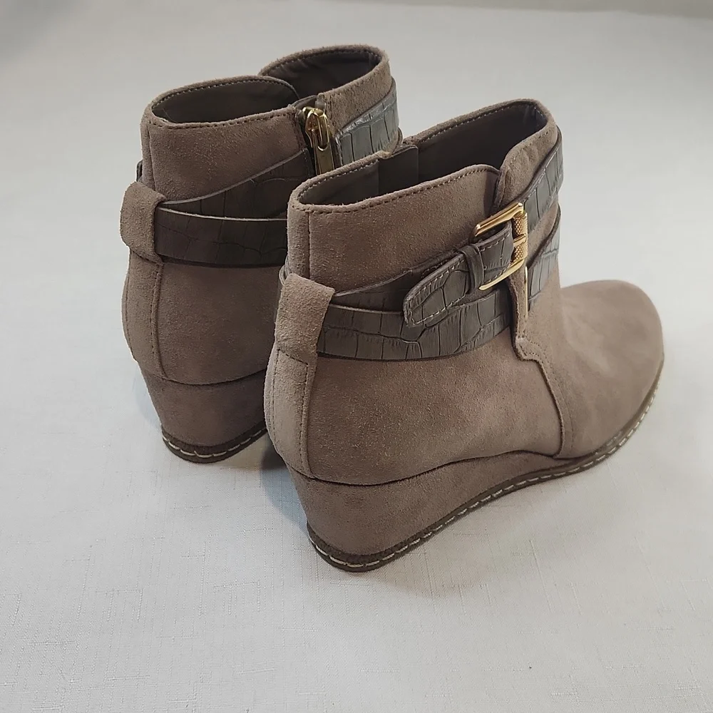 Franco Sarto gorgeous taupe